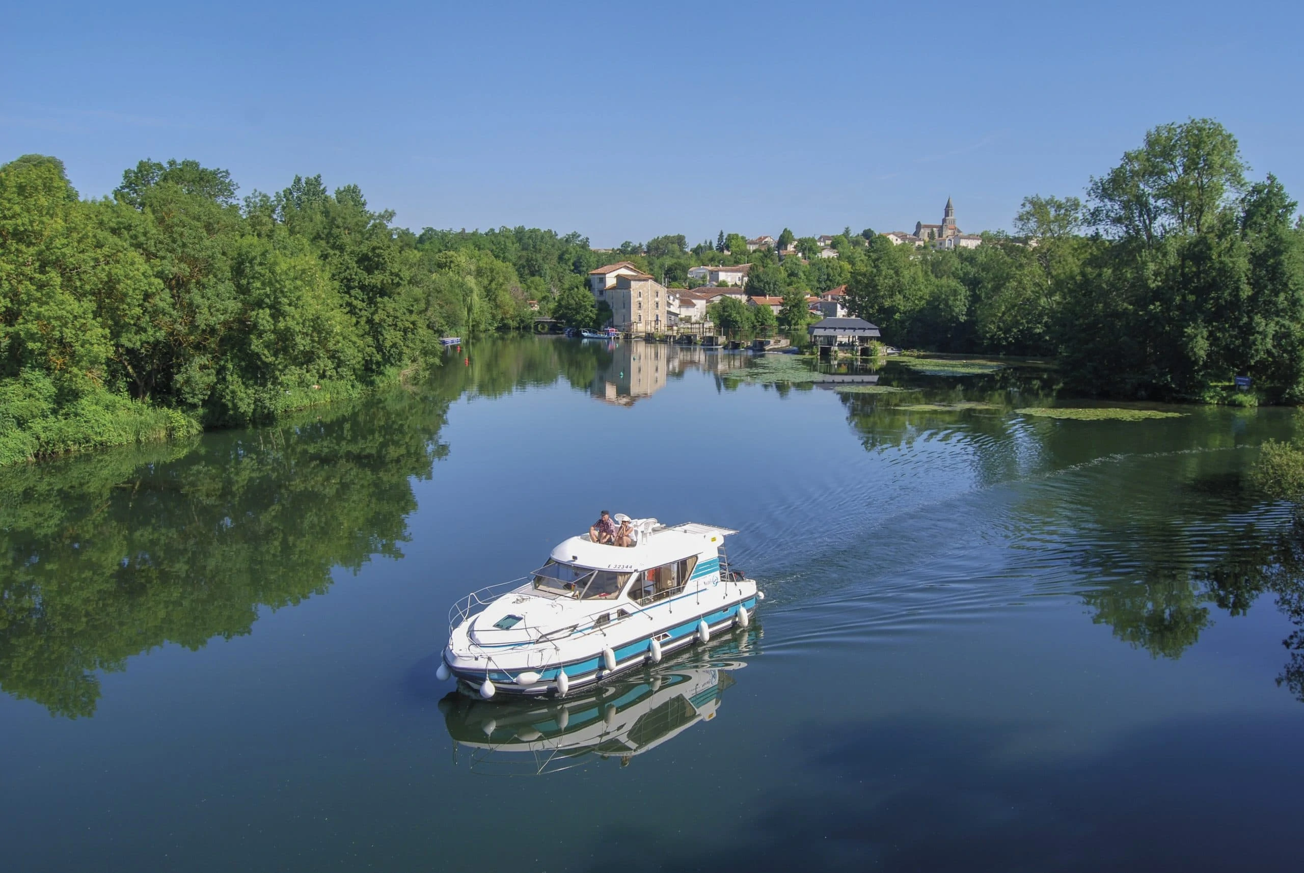 5 tips for choosing the perfect river boat | Danfluvial