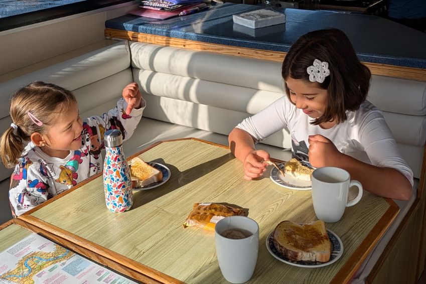 Vacaciones de verano en familia en barco fluvial | Danfluvial