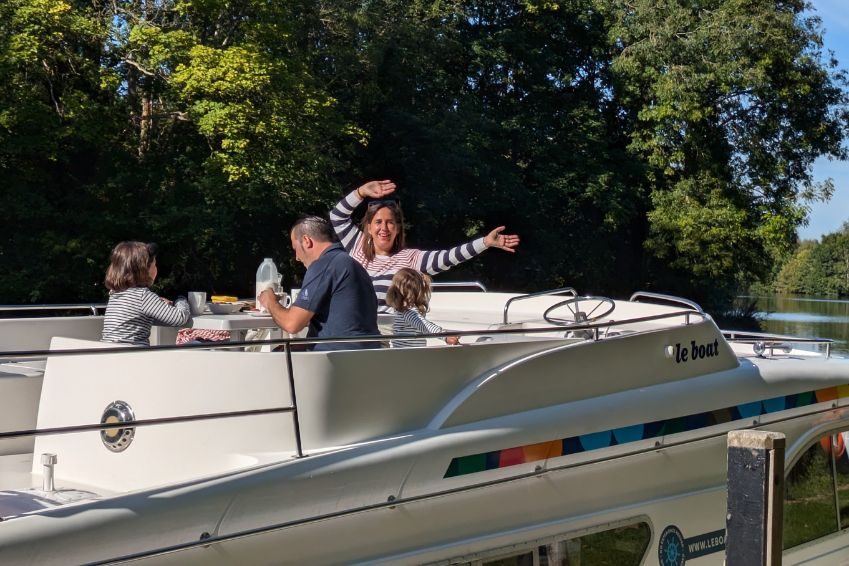 Viajar con hijos barco sin permiso | Danfluvial Viajar con hijos barco sin permiso | Danfluvial