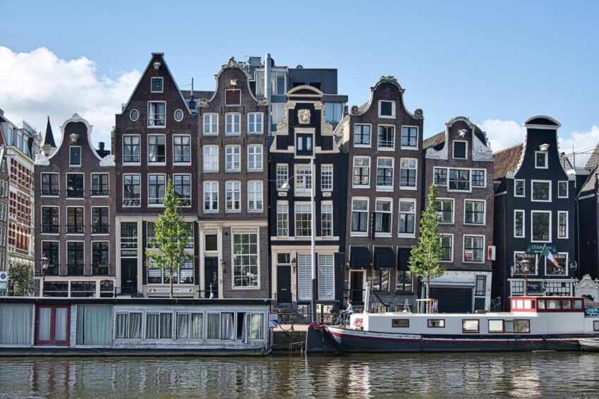 Canales de Holanda buildings gb5f2d0579 1920 1 1024x679 1